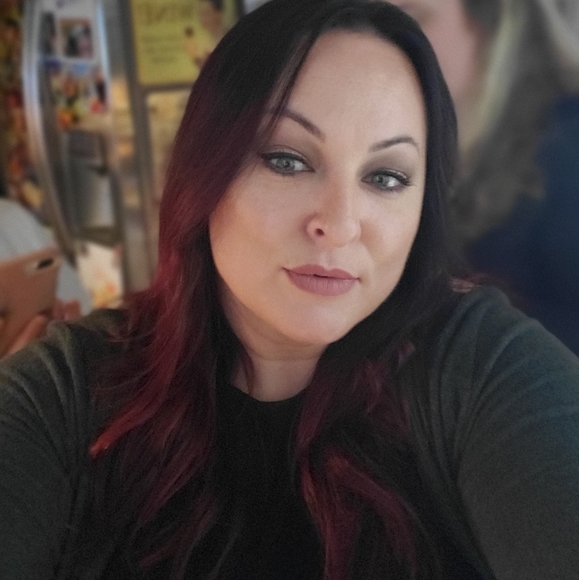 Meet your Posher, Dana - Picture 3 of 3